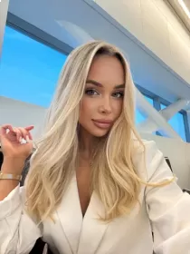 Anya 22 years old girl