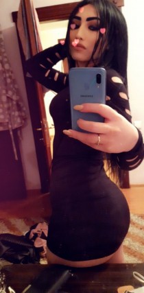 IRANIAN ESCORT DUBAI D bust size Natural