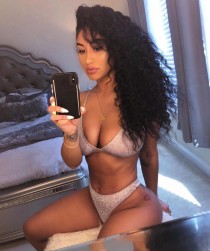 Almira escort available in dubai