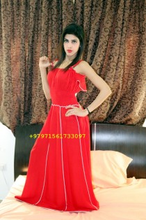 Escort Miss Soni with black hair
