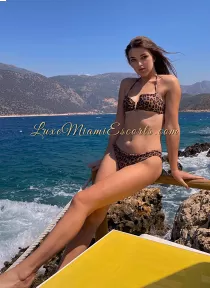 Dasha escort available in Miami