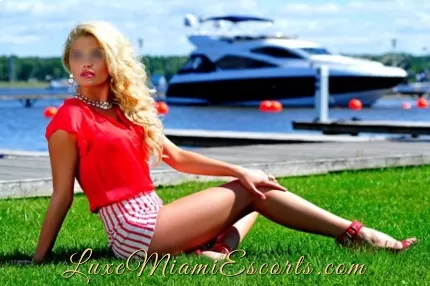 Jessica escort available in Miami