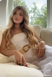 Amelia 22 years old girl