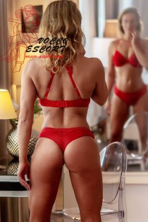 Mia 200 EUR per hour
