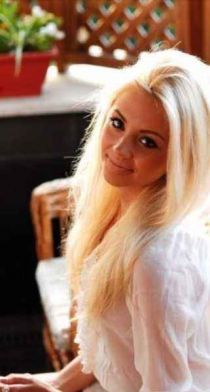 Escort Katusha with blonde hair