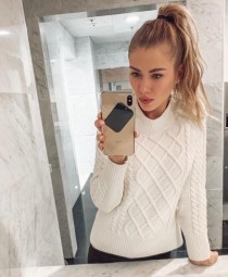 Escort Dasha with blonde hair