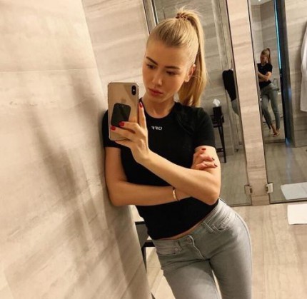 Dasha escort available in Saint Petersburg