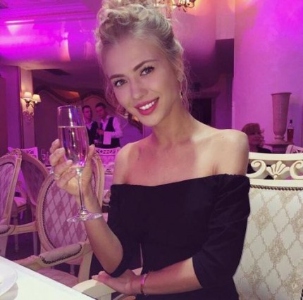 Dasha A bust size Natural