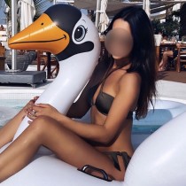 Escort ANASTASIA GFE with brunette hair