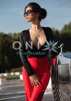 Alice B bust size escort girl - onix escort