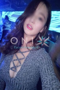 Lia C bust size Natural